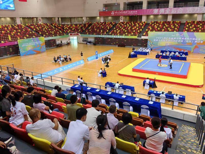 志愿者手持, 人倍感自豪, 安全看得见 志愿者手持, 人倍感自豪, 安全看得见